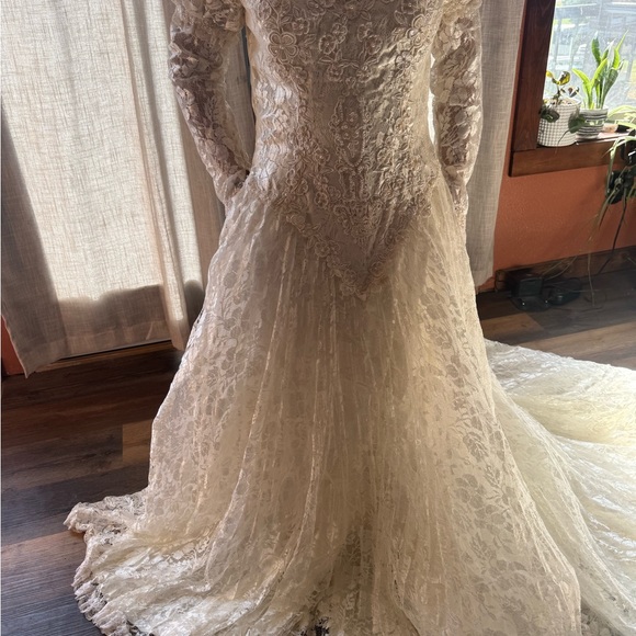 Vintage Lace Long Sleeve Bridal Gown Wedding Dress Train Beads ILGWU - Picture 1 of 14